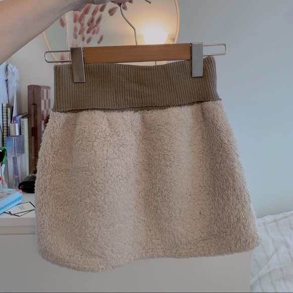 Sherpa Teddy Skirt - Picture 2 of 3